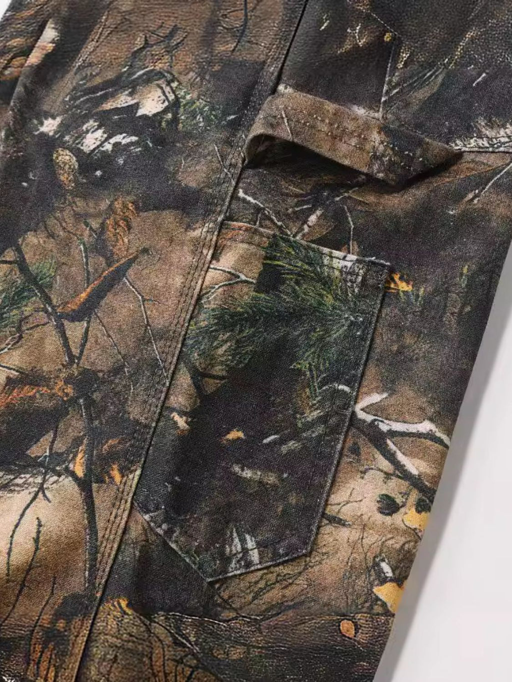 Camouflage Leaf-Print Cargo Jeans