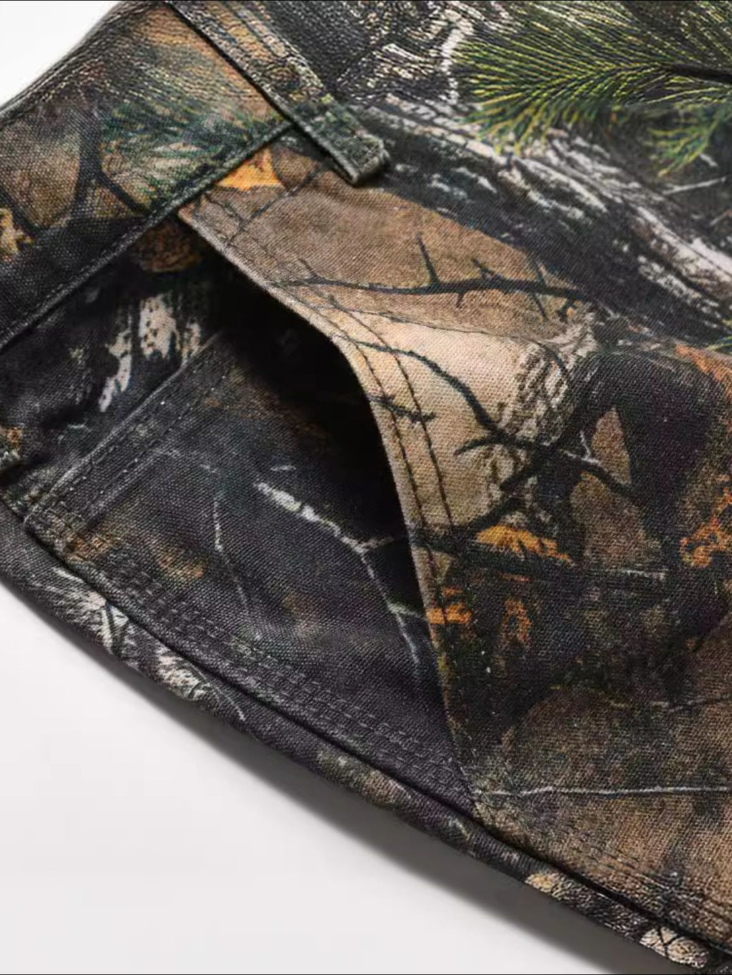 Camouflage Leaf-Print Cargo Jeans